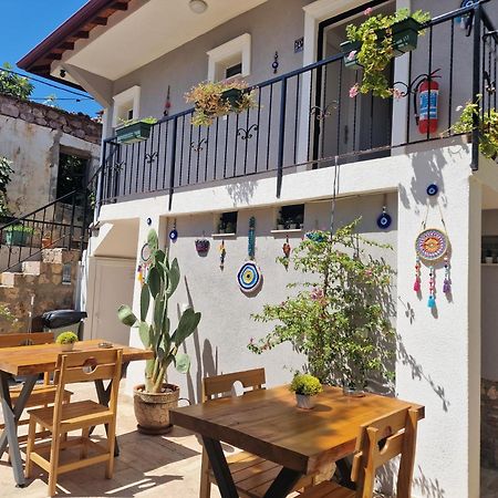 Otelia Pansiyon Ayvalik Exterior photo