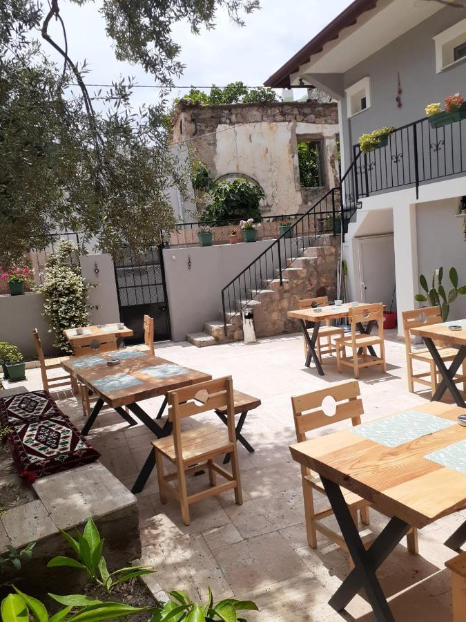 Otelia Pansiyon Ayvalik Exterior photo
