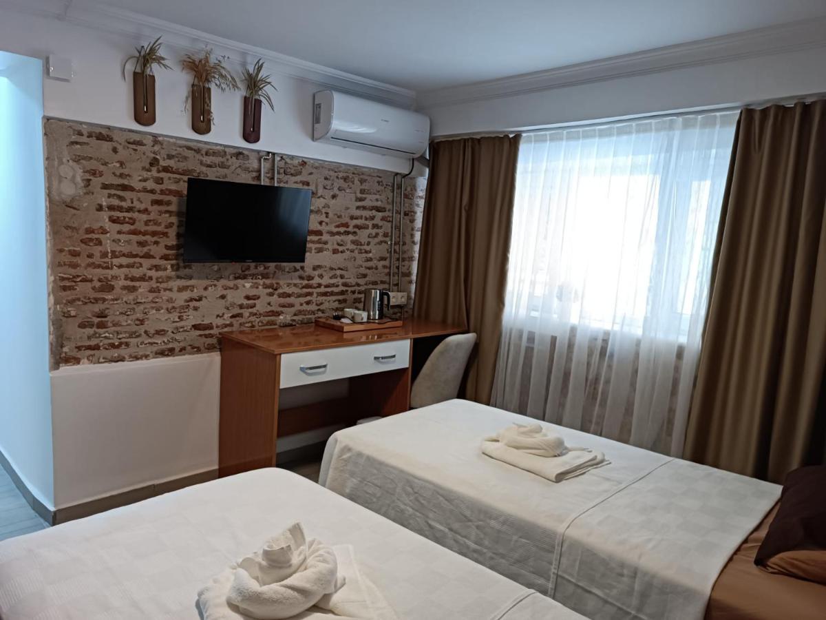 Otelia Pansiyon Ayvalik Exterior photo