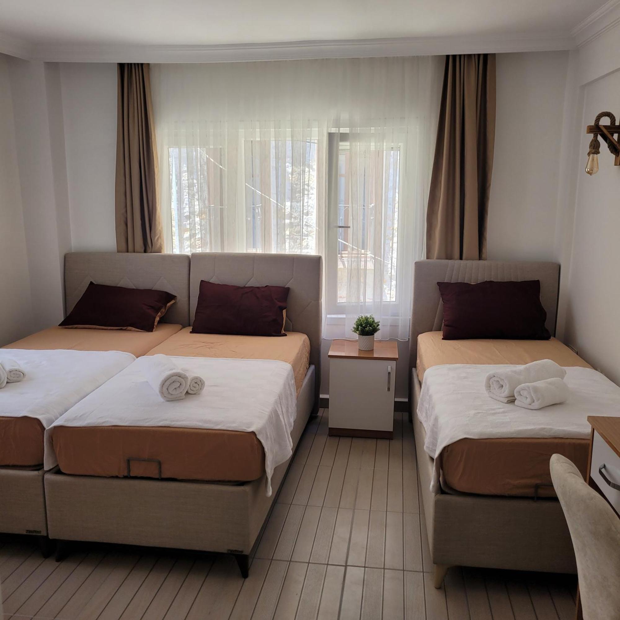 Otelia Pansiyon Ayvalik Exterior photo