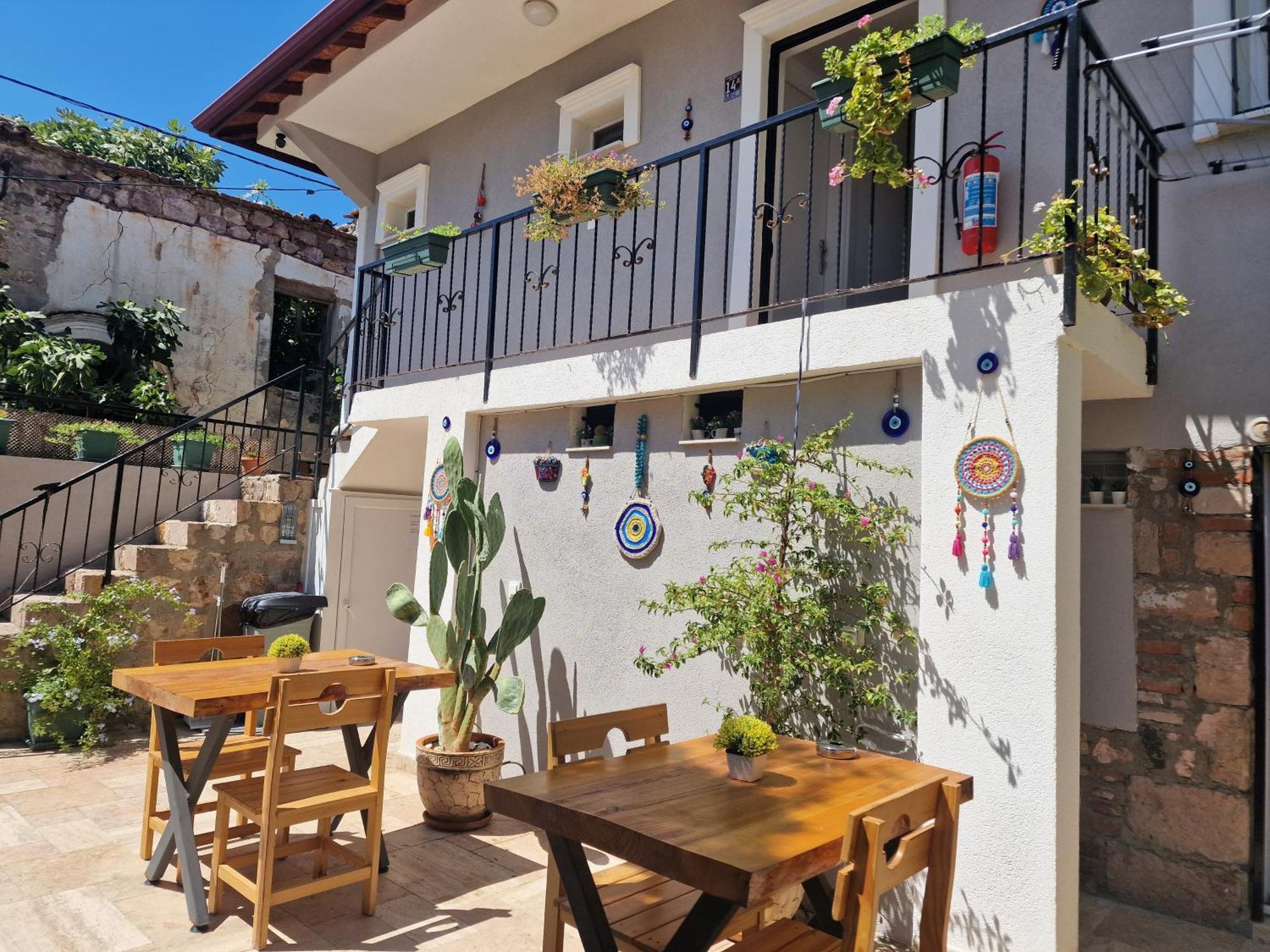 Otelia Pansiyon Ayvalik Exterior photo