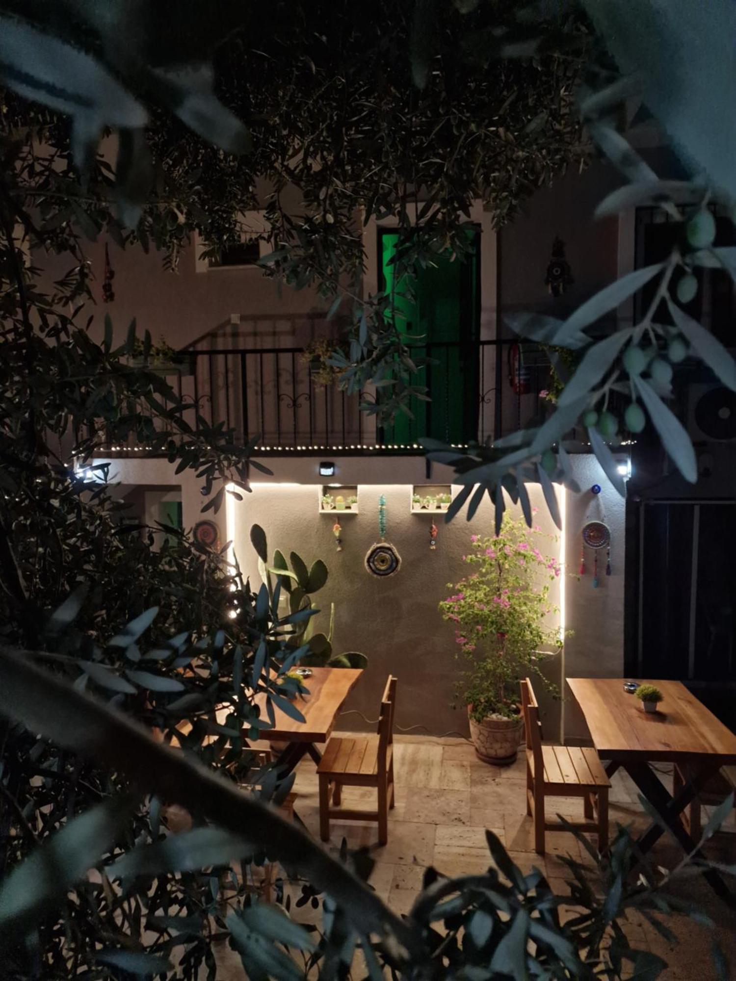 Otelia Pansiyon Ayvalik Exterior photo